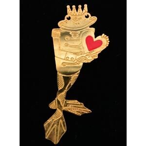 Newpro Vintage Frog Prince Pin Brooch Red Heart Gold Tone Metal Signed BinBA